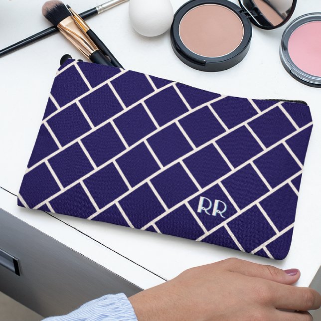Bolsito Accesorio Pequeño Monogram Beige & Navy Blue Stylish Trellis Pattern (Subido por el creador)