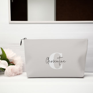 Bolsito Accesorio Pequeño Monogramado Minimalista moderno beige