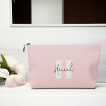 Bolsito Accesorio Pequeño Monogramado rosa Minimalista moderno<br><div class="desc">Diseño monogramado Minimalista rosa moderno.</div>
