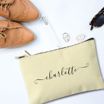 Bolsito Accesorio Pequeño Nombre personalizado minimalista femenino lindo |<br><div class="desc">Haz una declaración elegante con nuestra Bolsa organizadora de accesorios de nombre personalizado minimalista femenino lindo de crema. Esta adorable bolsa es perfecta para llevar todos tus artículos esenciales mientras estás en movimiento. Personalízala con tu nombre para un toque único que sea completamente tuyo.</div>