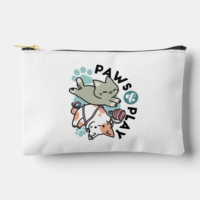 Bolsito Accesorio Pequeño Paws and Play – Adorable Cat Illustration (Anverso)