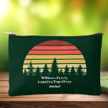Bolsito Accesorio Pequeño Personalizable de excursión por el Camping Green F<br><div class="desc">Bolsa accesoria para caminatas Guay con una puesta de sol verde para todo el grupo en una excursión por la naturaleza o en un camping. Este personalizado regalo de bolsos cosméticos cuenta con un hermoso horizonte con árboles para hacer senderismo o acampar.</div>