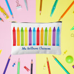 Bolsito Accesorio Pequeño Personalizado de Maestros de la Escuela Primaria C<br><div class="desc">Una hermosa Semana de Apreciación Maestra o regalo de fin de año para una clase de jardín de infancia para dar a su profesor de primaria. Personalizado hecho con su nombre bajo un lindo arcoiris de lápices. Una adorable bolsa accesoria de bolso de lápiz para un profesor de preescolar con...</div>