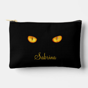Bolsito Accesorio Pequeño Piercing Stare Ojos Dorados Gato negro con nombre