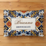 Bolsito Accesorio Pequeño Regalos de dama de honor Viñeta Talavera Alulejo m<br><div class="desc">Regalos de dama de honor Vintage Talavera Azulejo azulejos marrones mediterráneos boda fiesta de novias favorece monogramo nombre personalizado bolsas de artículos de aseo</div>