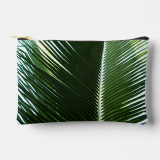 Bolsito Accesorio Pequeño Resumen verde tropical de palmeras que se abruman