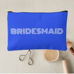 Bolsito Accesorio Pequeño Tipografía moderna azul real dama de honor<br><div class="desc">Sólido color azul real, pequeño estilo, bolsa cosmética con cremallera para tu boda dama de honor que cuenta con la palabra, BRIDESMAID en una tipografía grande y moderna en un lado de la bolsa. Perfecto como bolsa accesoria de viaje para guardar maquillaje, perfume y joyería. Puede personalizar agregando el nombre...</div>