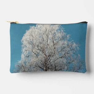 Bolsito Accesorio Pequeño Un árbol de sauce blanco contra un cielo azul sin