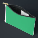 Bolsito Accesorio Pequeño Una hoja verde vibrante con venas destacadas y un<br><div class="desc">Captura la belleza de la naturaleza con esta impresionante fotografía de primer plano que presenta una hoja verde vibrante con venas prominentes y un reluciente reflejo en su punta. La hoja está colocada sobre un fondo ligeramente borroso, lo que la convierte en la pieza perfecta para añadir un toque de...</div>