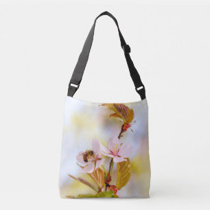 Bolso Cruzado Abeja En Una Flor De Cerezo