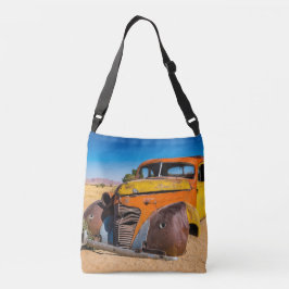 Bolso Cruzado Auto viejo y abandonado en Solitaire, Namibia