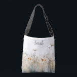 Bolso Cruzado Campo Rústico de Flores Silvestres Monograma<br><div class="desc">Esta hermosa bolsa presenta un campo rústico de suaves flores silvestres pintadas a la acuarela. Agrega un nombre para personalizarla. ¡Es un gran regalo para la novia,  dama de honor,  mamá,  mejor amiga o hija! Creado por Simply Farmhouse Press.</div>