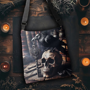 Bolso Cruzado Cuervo con llave en una calavera