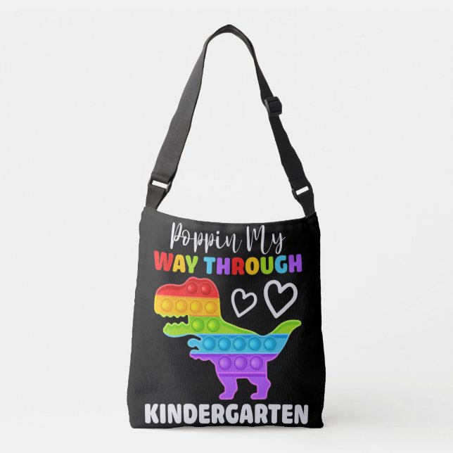 Bolso Cruzado Dinosaur Poppin My way Through Kindergarten (Anverso)