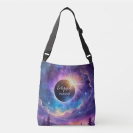 Bolso Cruzado Eclipse solar con cielo celeste cósmico púrpura