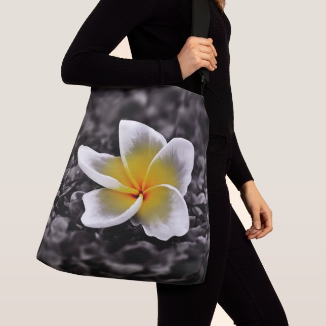 Bolso Cruzado Flor de Hawaii del Frangipani del Plumeria (Detalle)