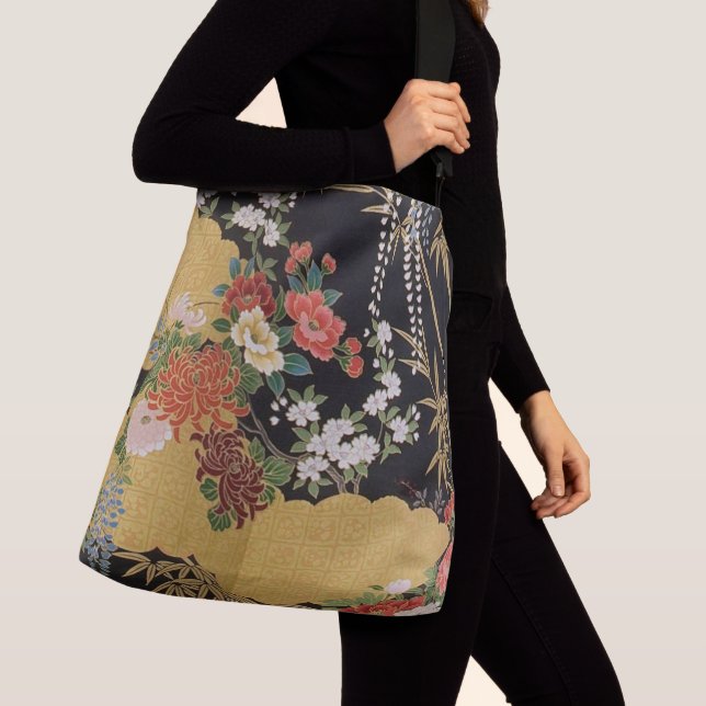 Bolso Cruzado Floral japonesa de kimono de oro y negro oriental (Detalle)