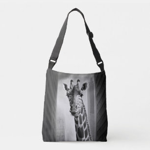 Bolso Cruzado Giraffe en un paisaje urbano