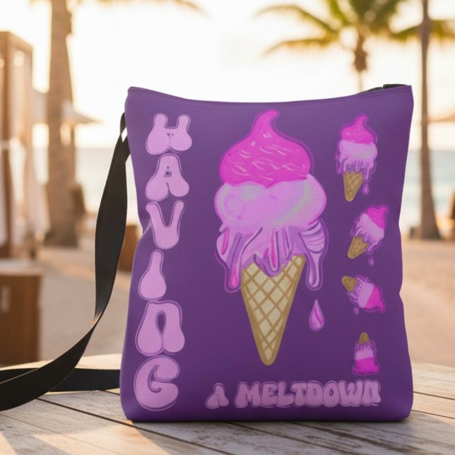 Bolso Cruzado Gracioso Título De Ánimo De Helado-Crema En Púrpur (Girly and fun all at the same time. This bag is sure to have your friends talking.)