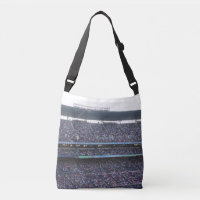 La multitud del estadio Tote Bag