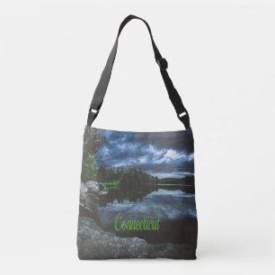 Bolso Cruzado Los hermosos árboles del lago de Connecticut