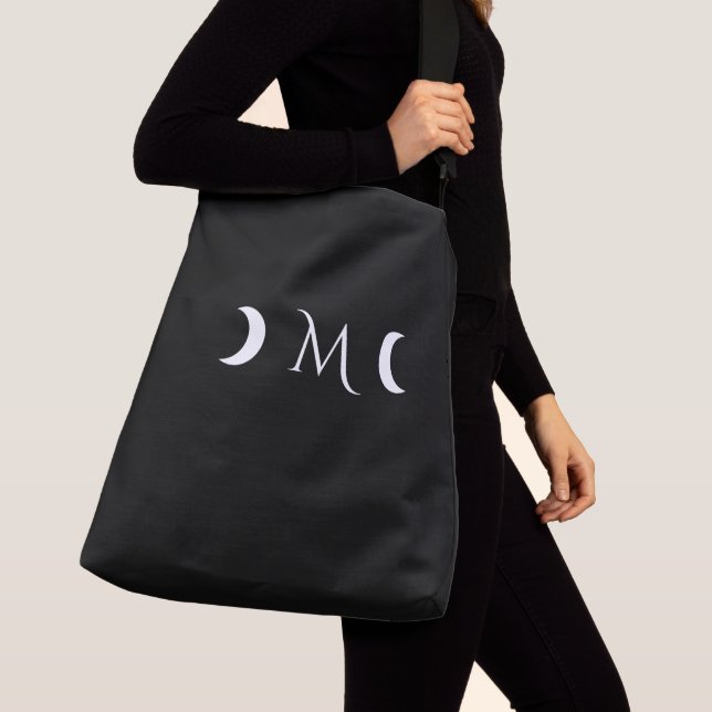 Bolso Cruzado Monograma moderno de luna creciente negro y blanco (Detalle)