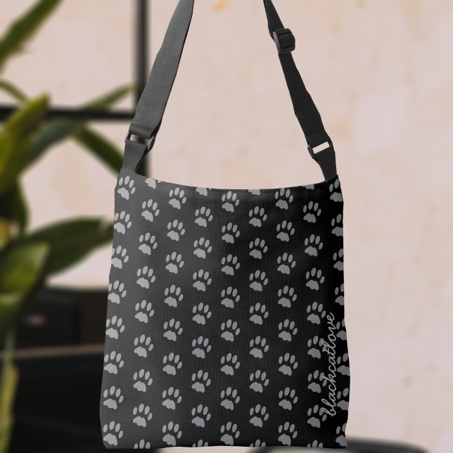Bolso Cruzado Patrón de impresión de trazo de Mascota negro y gr (A purrfect paw print crossbody bag with space for your name)