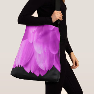 Bolso Cruzado Pétalos de flores rosadas calientes sobre negro