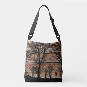 Bolso Cruzado Silhouette De Árbol De Woodland En El Tablón De Ba