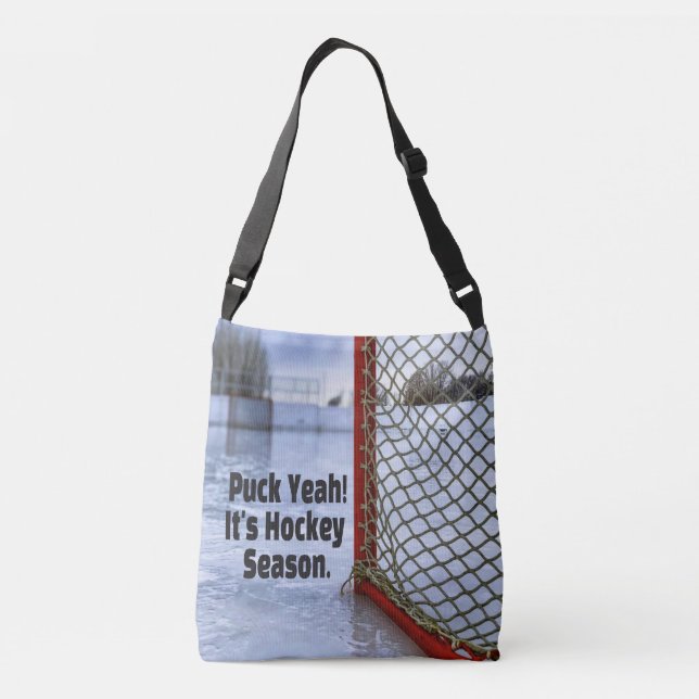 Bolso Cruzado Temporada de hockey Hielo Frío Humor Gracioso Puck (Reverso)