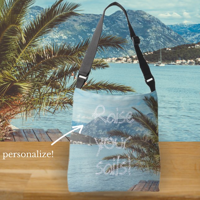 Bolso Cruzado Un paisaje marino con montañas y un palmeral (Subido por el creador)