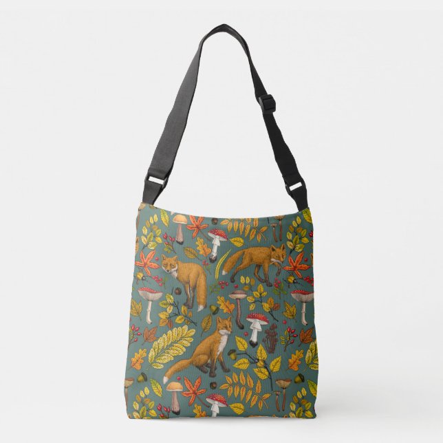 Bolso Cruzado zorros otoñales sobre verde pino (Anverso)