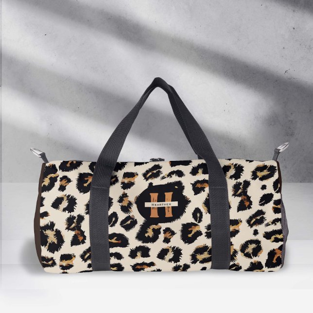 Bolso De Deporte Grande Patrón de piel de leopardo monograma, estilo anima (Leopard skin motif print, large duffle bag)