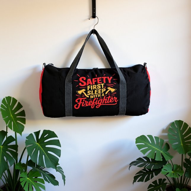 Bolso De Deporte Grande Safety First Sleep With A Firefighter  (Subido por el creador)