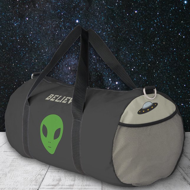 Bolso De Deporte Grande Saucer volador y alieno verde (Flying Saucer & Green Alien Duffle Bag)