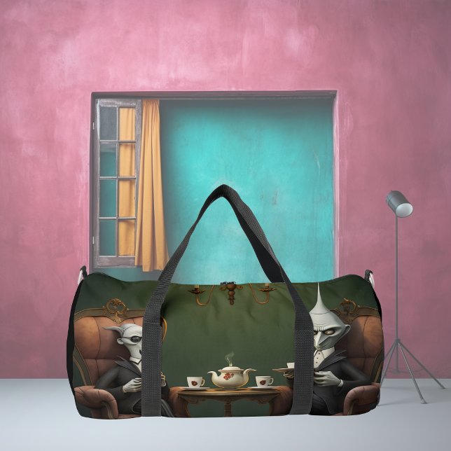 Bolso De Deporte Grande Tiempo de té en el lado extraño. 1 (Subido por el creador)