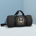 Bolso De Deporte Pequeño Capitán Anchor Su Nombre De Barco Laurel Negro<br><div class="desc">Un personalizado diseñó ancla náutica,  hojas de laurel de estilo dorado y una estrella dorada con rango de capitán u otro título y su nombre personalizado o nombre de barco en un elegante gimnasio o bolsa de duffle de viaje. Hace un gran regalo.</div>
