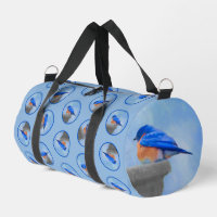 El pájaro azul oriental en el baño de aves Arte or