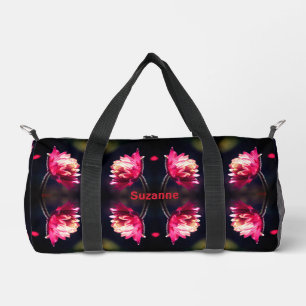 Bolso De Deporte Pequeño Flor Roja En El Resumen Del Sol Personalizado