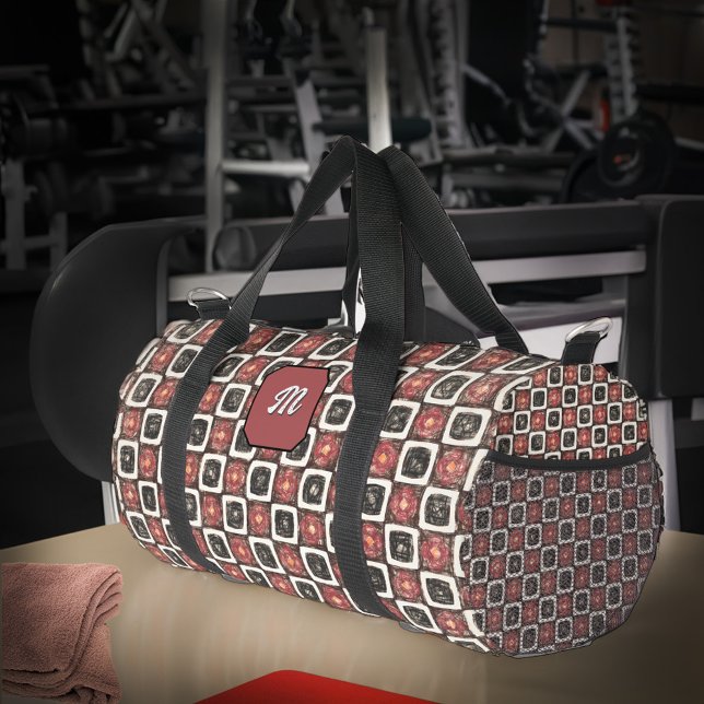 Bolso De Deporte Pequeño Guión monogramado moderno Rojo negro elegante (Modern Monogrammed Script Stylish Black Red Duffle Bag is great to use everyday. )
