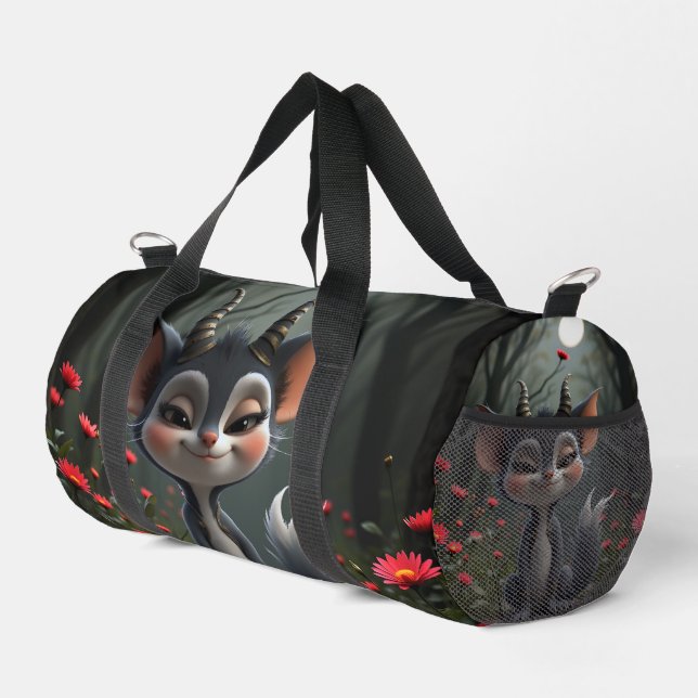 Bolso De Deporte Pequeño Moonlit Mischief Forest Spirit of Crimson Bloom.  (Esquina derecha)