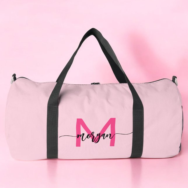 Bolso De Deporte Pequeño Nombre de monograma rosa caliente Chica Script Dep (Subido por el creador)