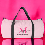 Bolso De Deporte Pequeño Nombre de monograma rosa caliente Chica Script Dep<br><div class="desc">Eleva tu juego con nuestra Bolsa Deportiva de Chica de Monograma Caliente Rosado! Con un vibrante diseño rosado caliente, esta bolsa de papel se personaliza con tu nombre en un elegante tipo de letra para un toque personalizado. Ideal para deportes, sesiones de gimnasia o viajes, ofrece un amplio espacio y...</div>