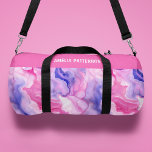 Bolso De Deporte Pequeño Nombre personalizado del patrón de mármol líquido<br><div class="desc">Acuarela Patrón de Mármol líquido Nombre personalizado Duffle Bag Gym Bag Sports Bag cuenta con un patrón de mármol líquido color agua rosa y morado. Personalizado con tu nombre. Hace un gran regalo para cumpleaños, Navidades, vacaciones, Día de la Madre y de vuelta a la escuela. Perfecto para deportes, gimnasia,...</div>