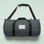 Bolso De Deporte Pequeño Nostalgia americana clásica simple verde mínimo<br><div class="desc">Este diseño clásico estilo nostalgia estadounidense en verde oscuro presenta un emblema estilo parche con un nombre en monograma y borde enmarcado,  con escritura manual informal y tipografía de bloques moderna. El texto se puede personalizar con su nombre para un diseño tan único como usted.</div>