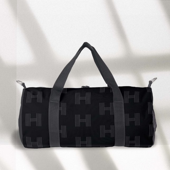 Bolso De Deporte Pequeño Patrón de monograma negro, Duffel monogramado mode (Black Monogram Pattern, Simple Black duffel bag.)