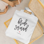 Bolso de mano editable Bride Squad para fiesta nup<br><div class="desc">Este hermoso diseño se puede personalizar con tus combinaciones de colores favoritas. ¡Es un regalo genial! Encuentra papelería y regalos elegantes en nuestra tienda: www.berryberrysweet.com.</div>