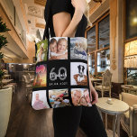 Bolso De Tela 60.º collage de fotos de personalizados de cumplea<br><div class="desc">Un regalo único para el cumpleaños 60 de una mujer, celebrando su vida con un collage de 8 fotos, fotos propias. Personaliza y agrega su nombre, edad 60 y fecha. Un fondo negro de moda. Letras y números grises y blancos. El nombre está escrito con una escritura de estilo con...</div>