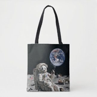 Bolso De Tela A panda smoking a cigarette on the moon