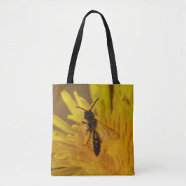 Bolso De Tela Abeja masiva, o tal vez (!) otro insecto, en una b